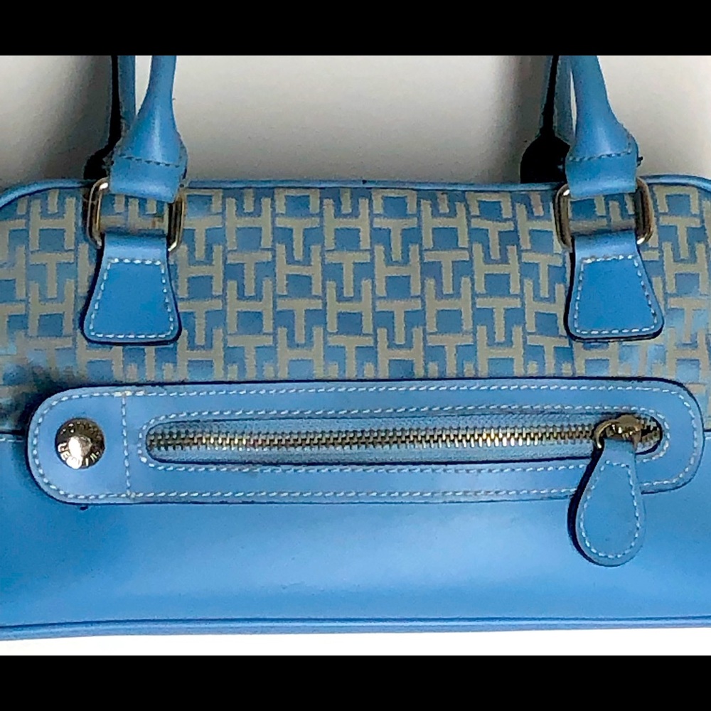 🛍Tommy Hilfiger Light Blue Small Handbag - Picture 8 of 9